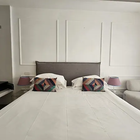 Be Your - Riviera Guest house
