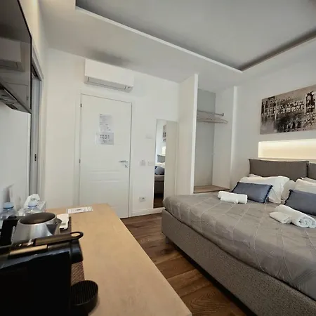Riviera - By Be Your 4*